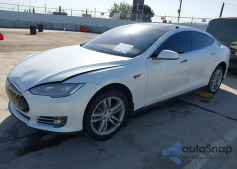 2013 Tesla Model S из США, поврежденный, VIN 5YJSA1CN5DFP08187